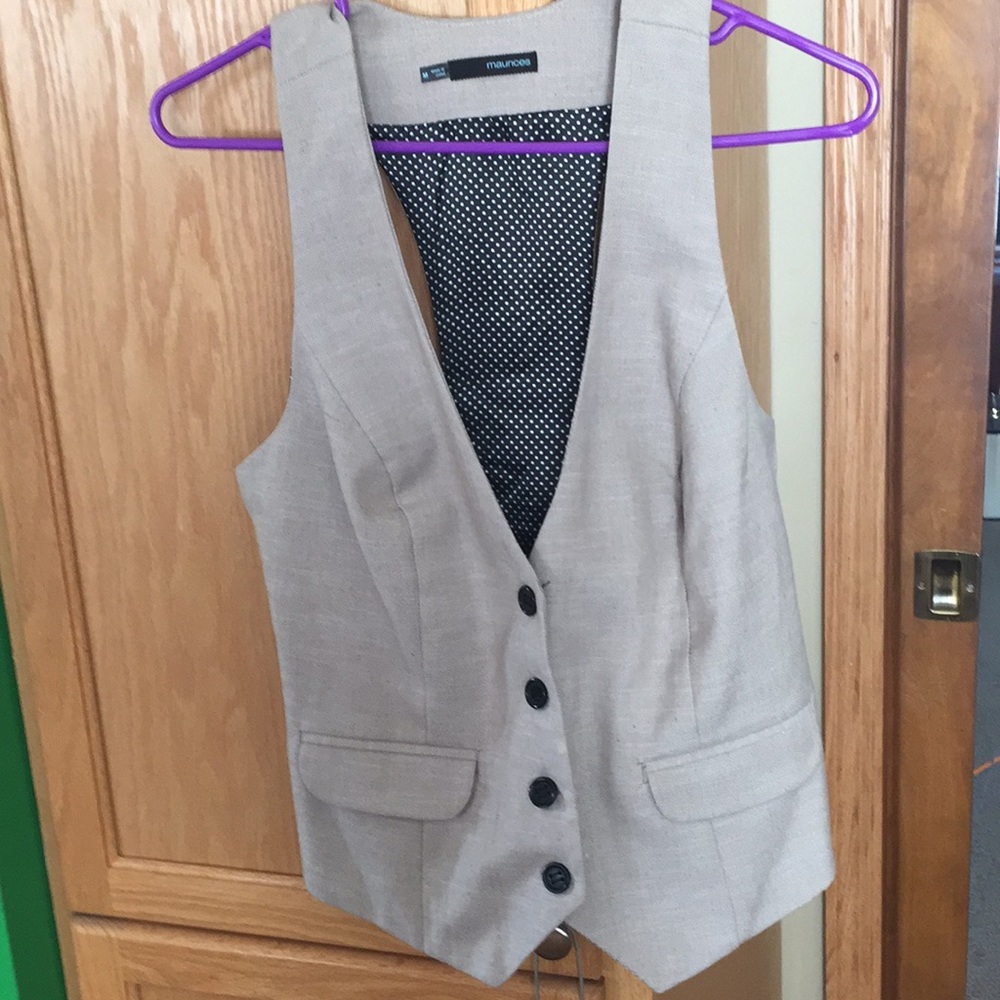 Super cute vest!!